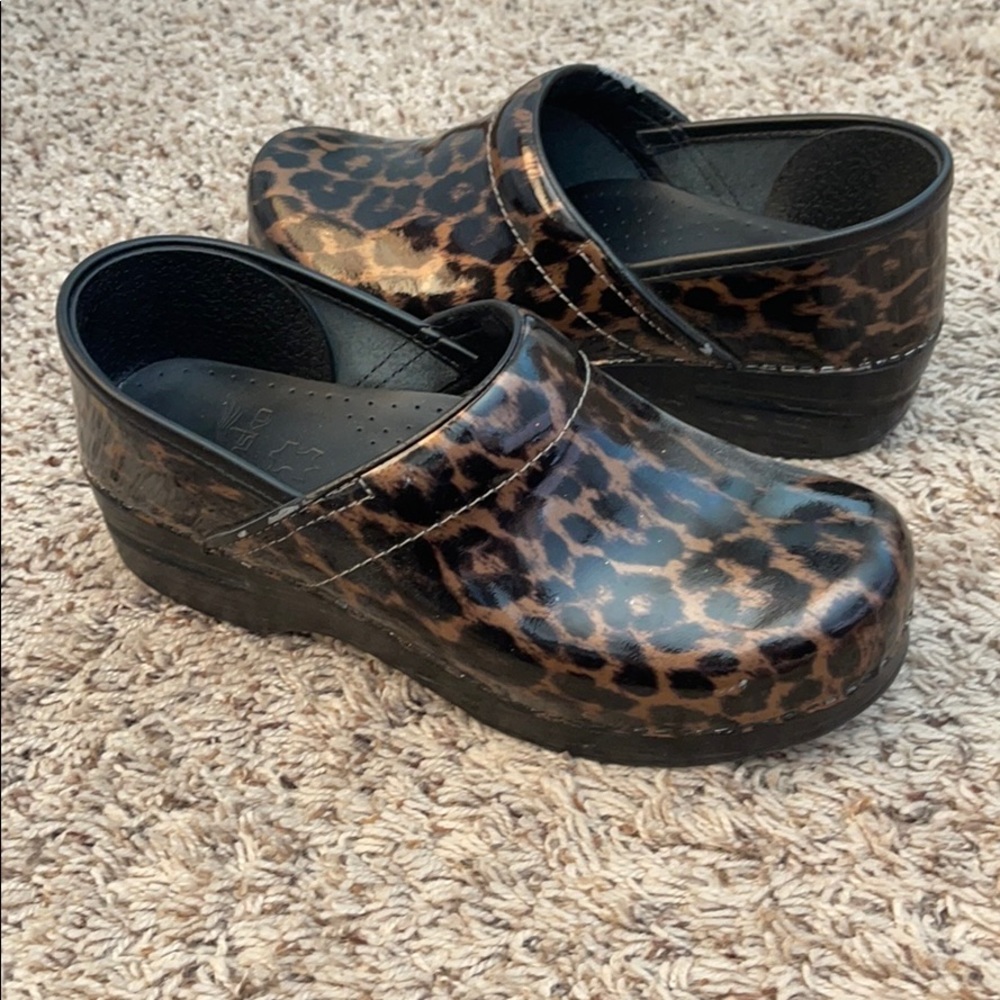Dansko leopard print clogs